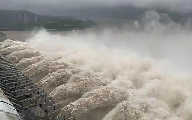 三峡大坝 “账本” 曝光：运行了 20 余年，2500 亿投入如今回本了吗？