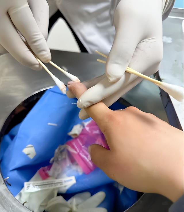 登山吐槽救命搭子后续：女子发文怒怼，大哥曝完整过程，网友炸锅