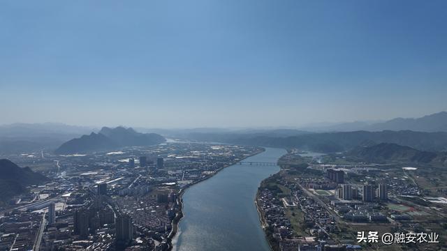 广西融安：冬日融江生态美