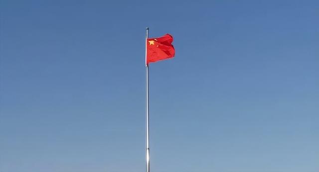 禁止挂中国国旗？我国运动员集体退赛，遭到主办方威胁，后来如何