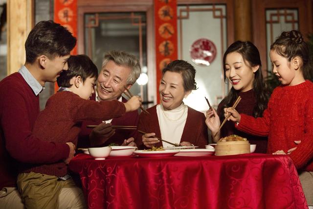 中秋抢票熬到凌晨？梁内森2024研究：见面比视频暖十倍