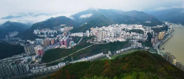 白河有座纱帽山