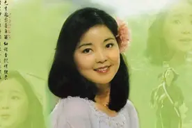 邓丽君：一生爱过五个男人，但都没参加她的葬礼，而成龙是她的痛图片