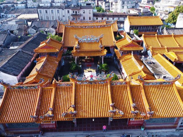 最适合春节旅行的6座小城，游人不多，年味十足，带着家人出发吧