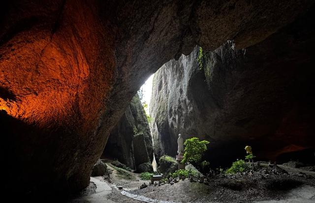 这座浙江千年古刹太震撼了，门票5元，藏在悬崖峭壁，一眼就爱上