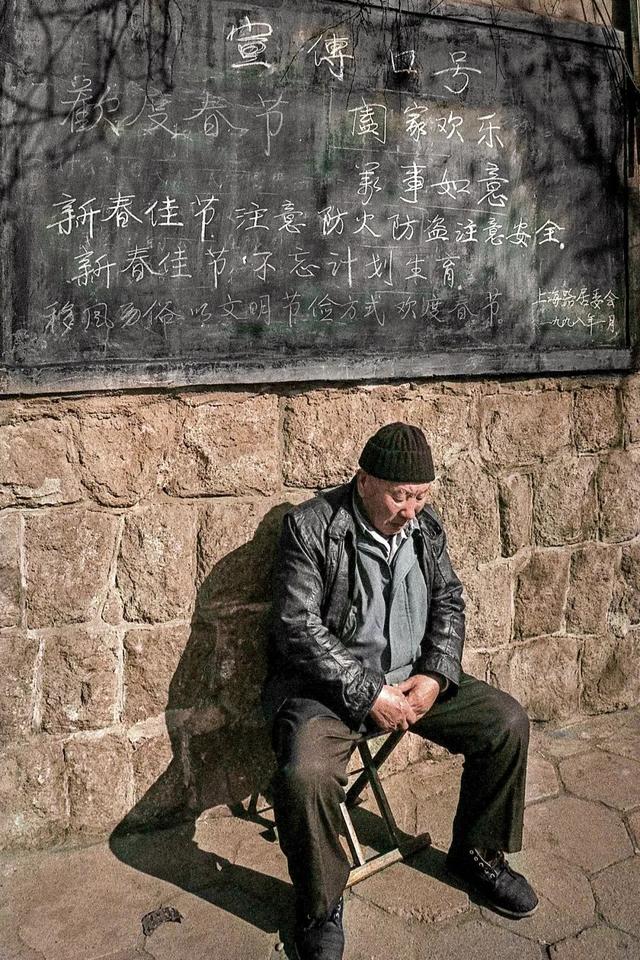 再也回不去了！90年代的“老青岛”，居然是这个样子