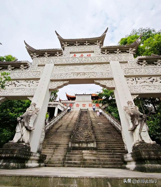 成都黄龙溪被冷落的寺庙，位置堪称绝佳，现32尊观音化身像！