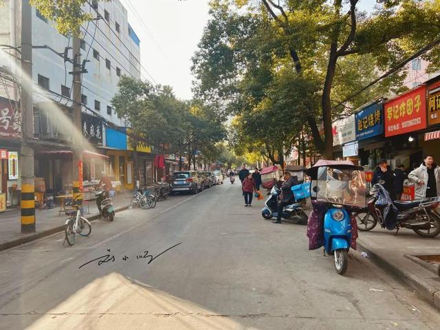 湖北这座“最年轻”的县级市，人口超百万，却至今不通火车？