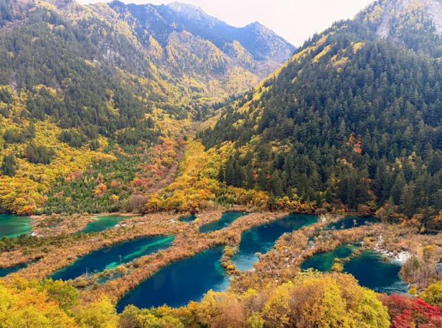 九寨沟的颜值巅峰：层林尽染、海子映彩