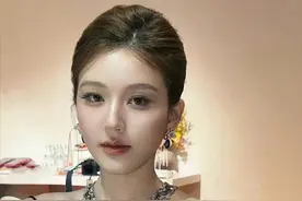 赵露思INS更新，直接‘怼’上高清镜头，勇气可嘉’的颜值挑战！图片