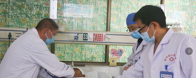 56岁男子突发脑溢血离世，生前喜欢散步锻炼	，医生摇头：做错4点