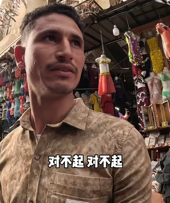 女博主环球旅行，身材好竟被外国男骚扰，正面硬刚网友直呼过瘾