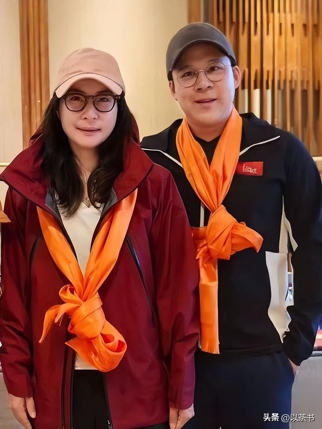 阅兵临近，霍家三父子一张北京合照暴露真实处境，目的果然不一般