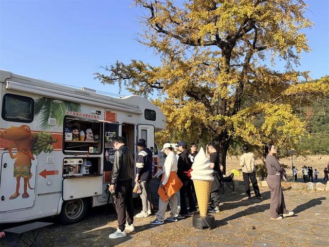 火爆！富阳这个村，超美超好逛！今明两天，招募！