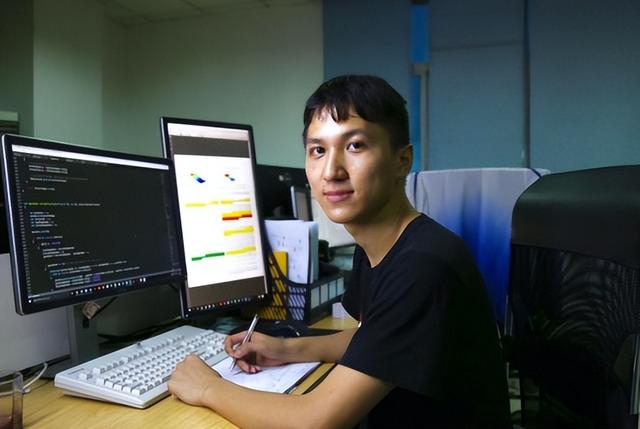 90后寒门CEO，帮了雷军一个大忙