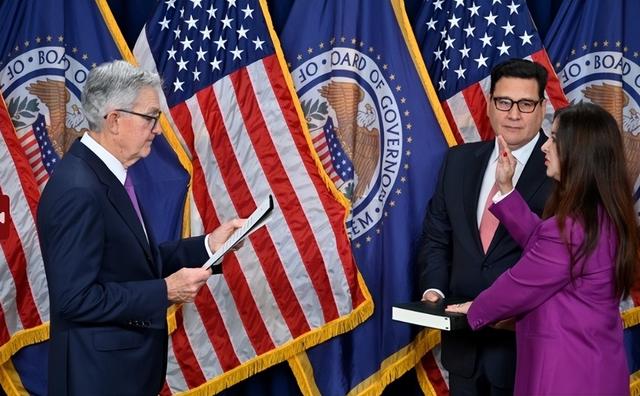 美联储又爆丑闻！高官噤声期交易个股，辞职后特朗普火速补位