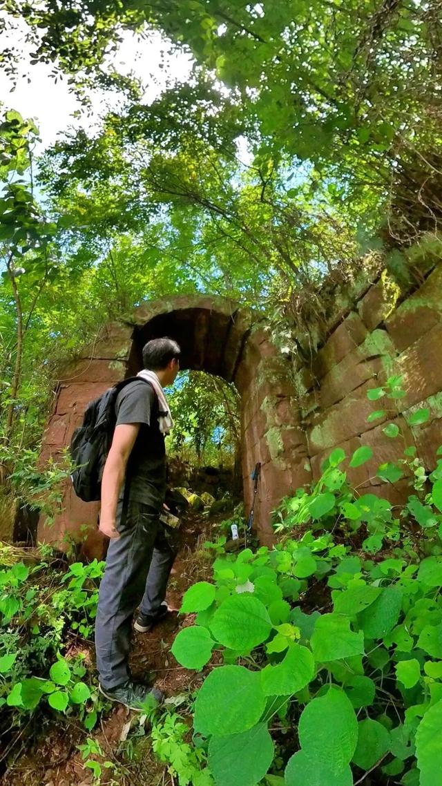 重庆北碚有一座濒临消失的古寨，寨主竟曾是美国总统罗斯福的同学