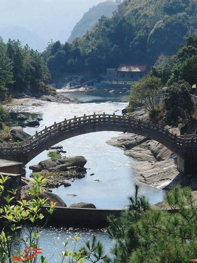 徐霞客到九鲤湖为母亲祈福
