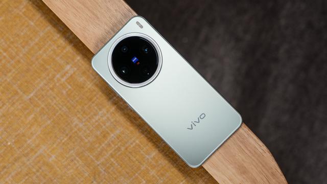 再度领先一年！vivo X300 Ultra：双2亿方案出击！