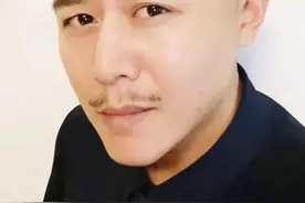 大冰靠直播翻红，刘亦菲都上过他的节目，却因不懂人情世故被雪藏图片