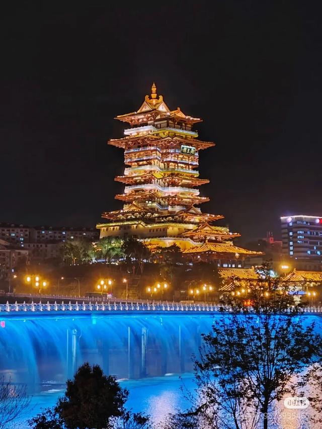 周末就冲！成都出发40min直达浪漫小城，喂海鸥逛古寺！