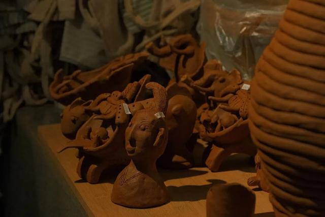 喝井水，烤豆腐，云南这座活着的千年古城，和杭州同名