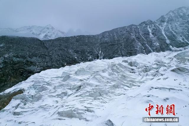 探访西藏嘉黎县依嘎冰川：尽显高原壮美