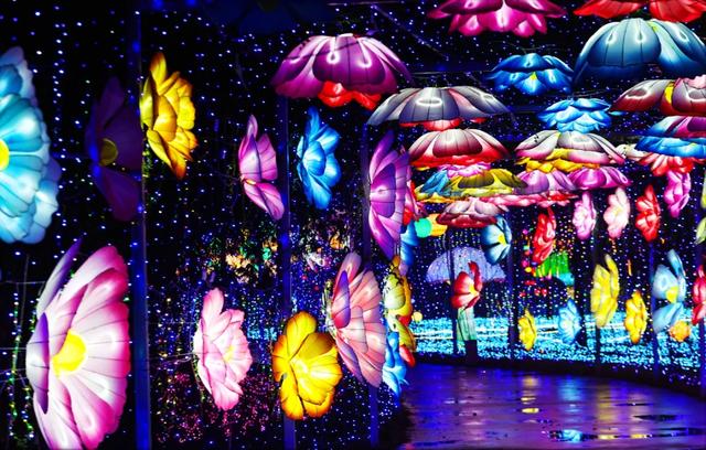 桂林:首届非遗千灯游园,光影艺术璀璨盛宴!