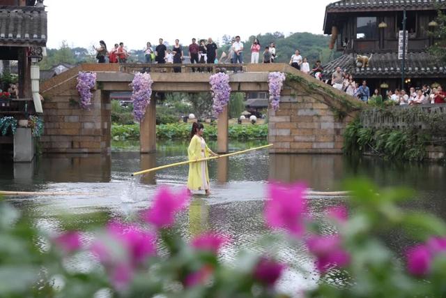 庆中秋双节假期盘点：文旅盛宴绘就团圆画卷