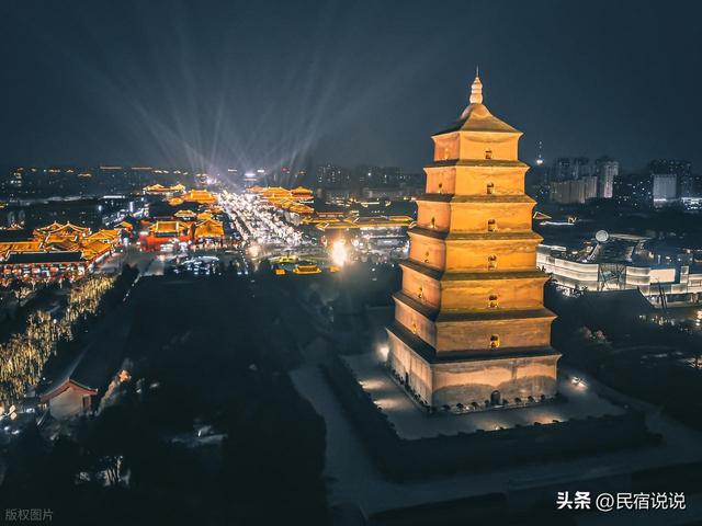 西安大唐不夜城到底多火，从6.5万到60万人次，有多夸张。