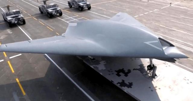 世界首款实战列装！攻击-11搭档歼-20，隐身协同改写空战