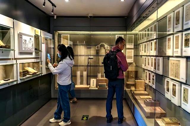 “丹柿小院”的柿子红了！来这里赴一场文学之约~