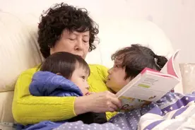 姥姥带娃在3件事上别太勤快，以免吃力不讨好，奶奶捡现成的了图片