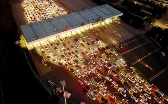 拒绝价值堵车：新中产是如何构建秋游价值观的