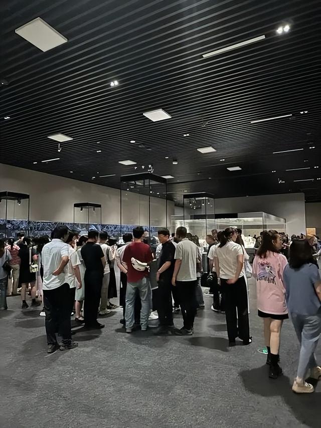 发现没有？今年国庆出现6个“反常现象”，说明大家开始转变了