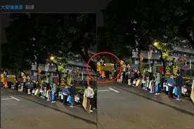 “青鸟”发排队照讽“罢免罗智强”，入镜民众打脸：环卫车也不P图片