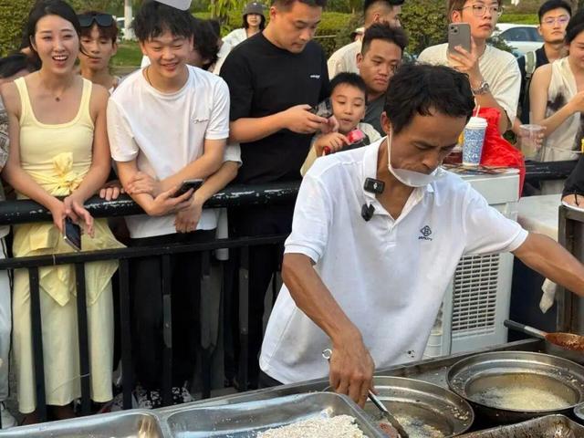 鸡排哥否认10月8日休息