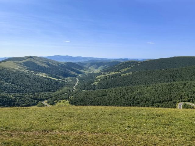 从辽阳到巴林左旗到宁城，既是一次地域旅行，也是一次历史回望