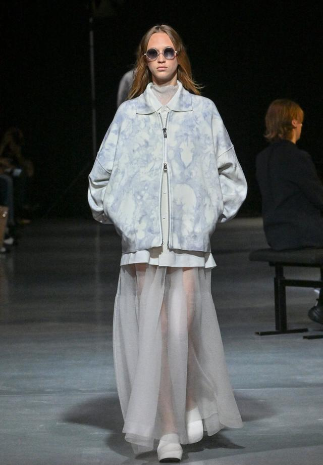 Cfcl 透明如玻璃, 编织着理念, 衣服亦是工具