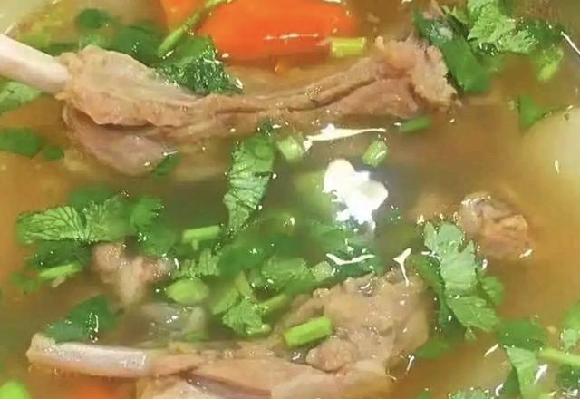 天冷了，吃猪肉牛肉不如吃它，健脾暖胃强免疫，简单一炖，太香了