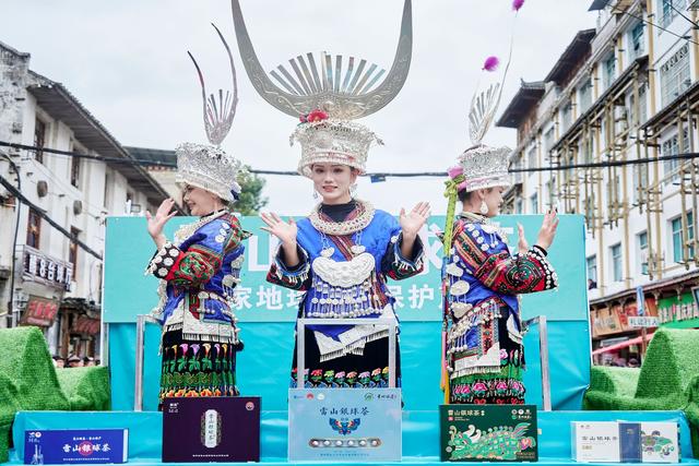黔东南雷山苗年，载歌载舞，热闹非凡，感受一场流动的非遗盛宴