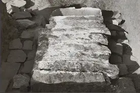 1965年辽宁村民去千年寸草不生的将军山取土，挖出神秘大将军墓！图片