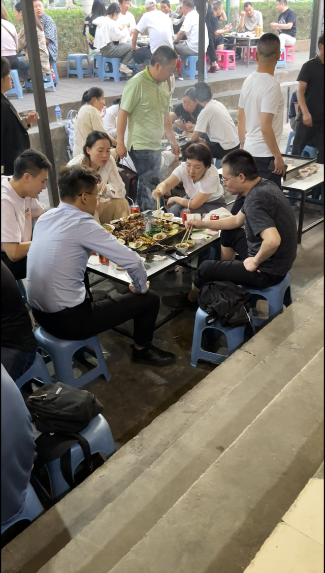 昆明官渡本地人的“8大地下美食清单”，推翻91%的网红攻略，避坑