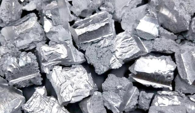 特朗普通告全球：180 天内必须对中国扳回一局，盟友不帮忙就加税