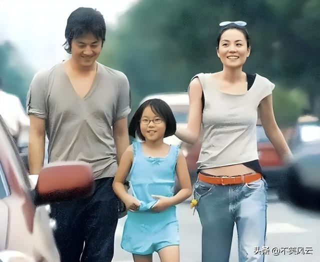 李亚鹏离婚48小时后，王菲担心的事还是发生了，李嫣也被无辜连累