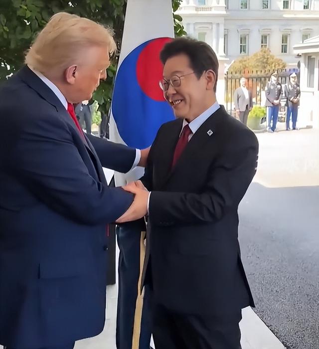 刚见完李在明，不到24小时，特朗普发来邀请，有件大事要和中国谈
