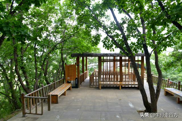 河北百草畔（上）：风动孤石悬险韵，蚁巡深岭蕴生机
