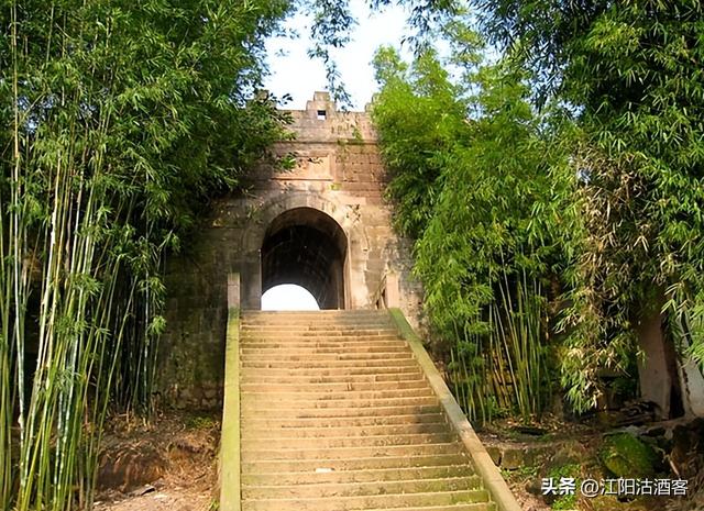 八年如一梦，年年凭吊神臂城，老泸州的精神让我泪目