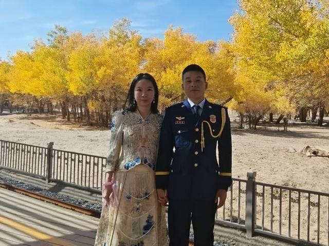 牵手胡杨之约 爱情浪漫来袭