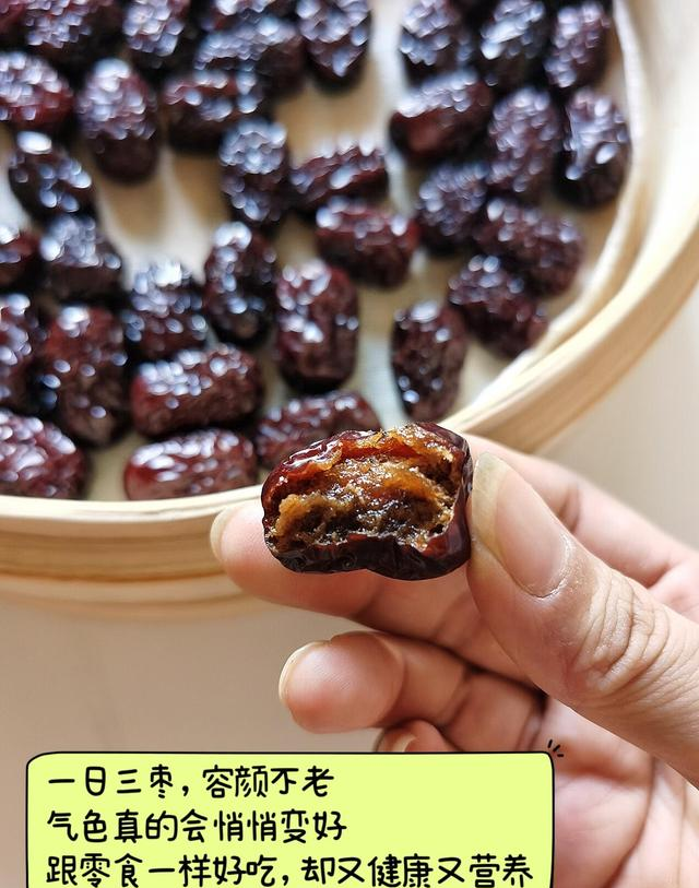 现在才知道红枣这样吃最补气血！成本不到10块，软糯香甜还不上火